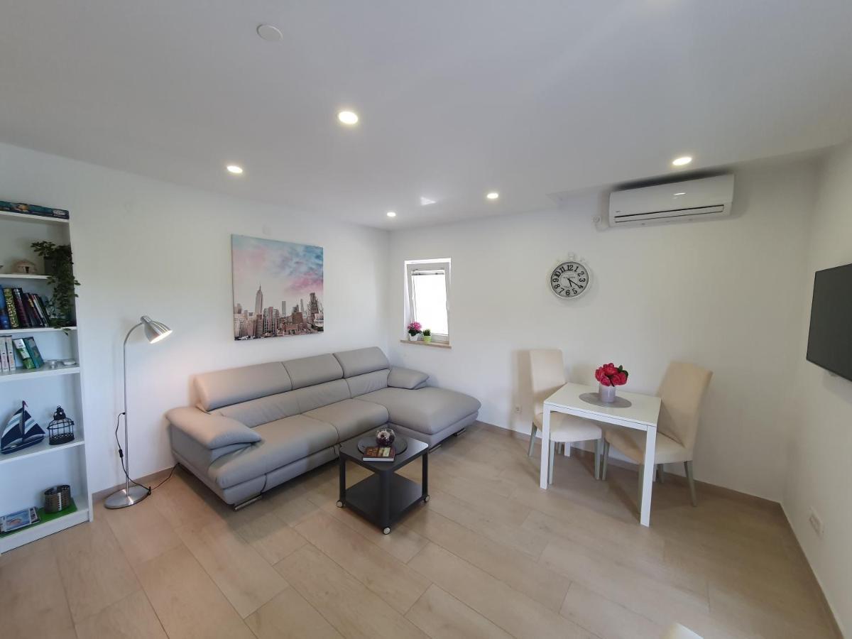 Apartmani Melanie Пореч Экстерьер фото