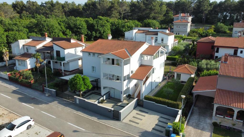 Apartmani Melanie Пореч Экстерьер фото
